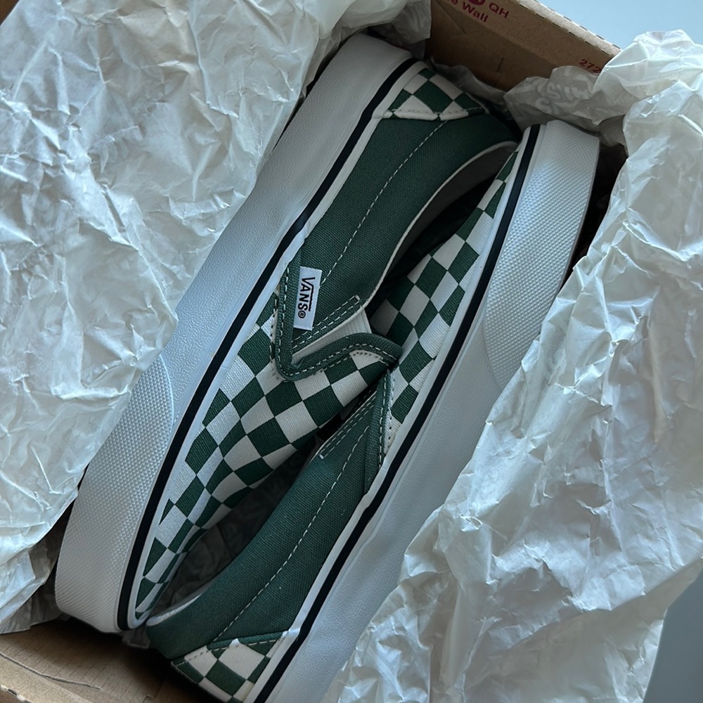 Vans NWT Green and White Checkboard Slip O